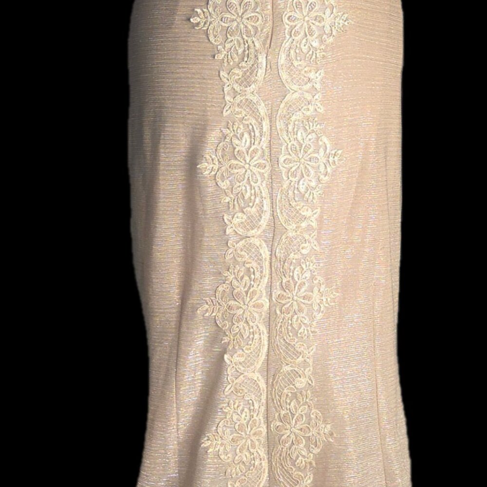 Betsy & Adam  NWT Size 10 beautiful Elegant Gold Evening Gown